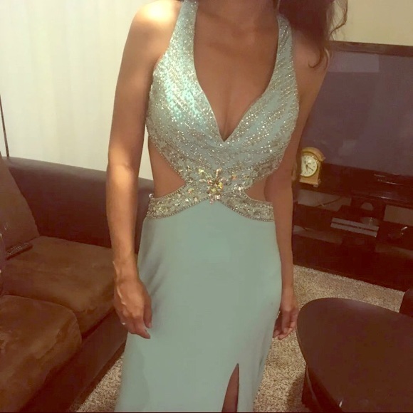 Dresses & Skirts - 🌸Formal sequenced gown no back cut out sides NWOT